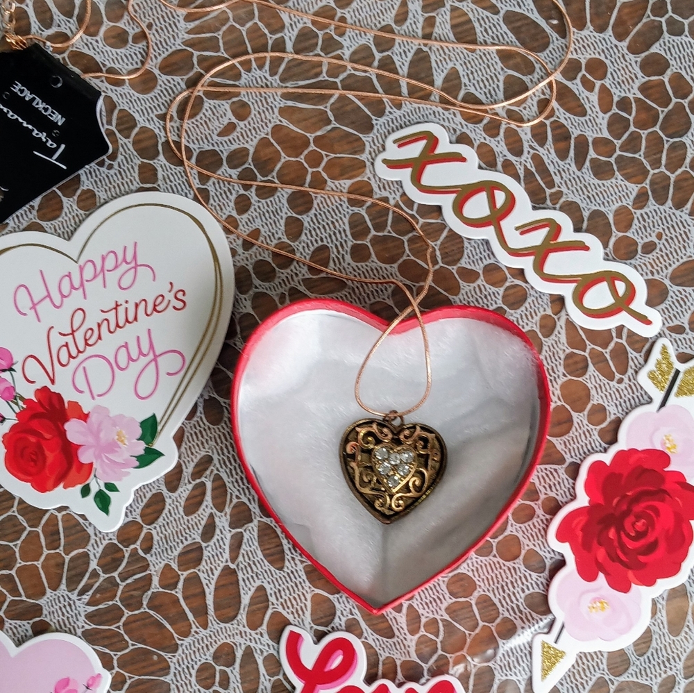 Heart Shaped Pendant Necklace